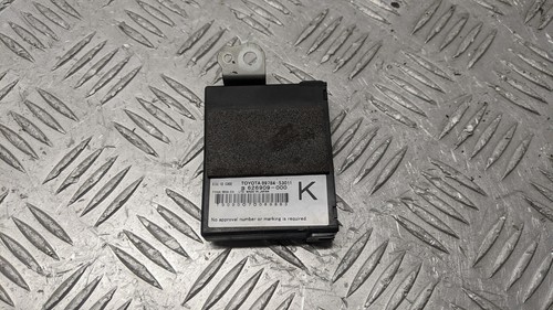 Lexus 220d door saloon - lexus, is
